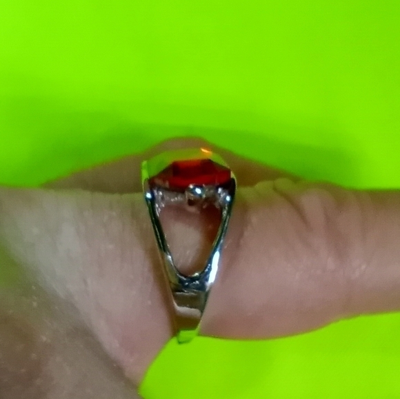 Silvertone red crystal ring size 10 - Picture 3 of 5